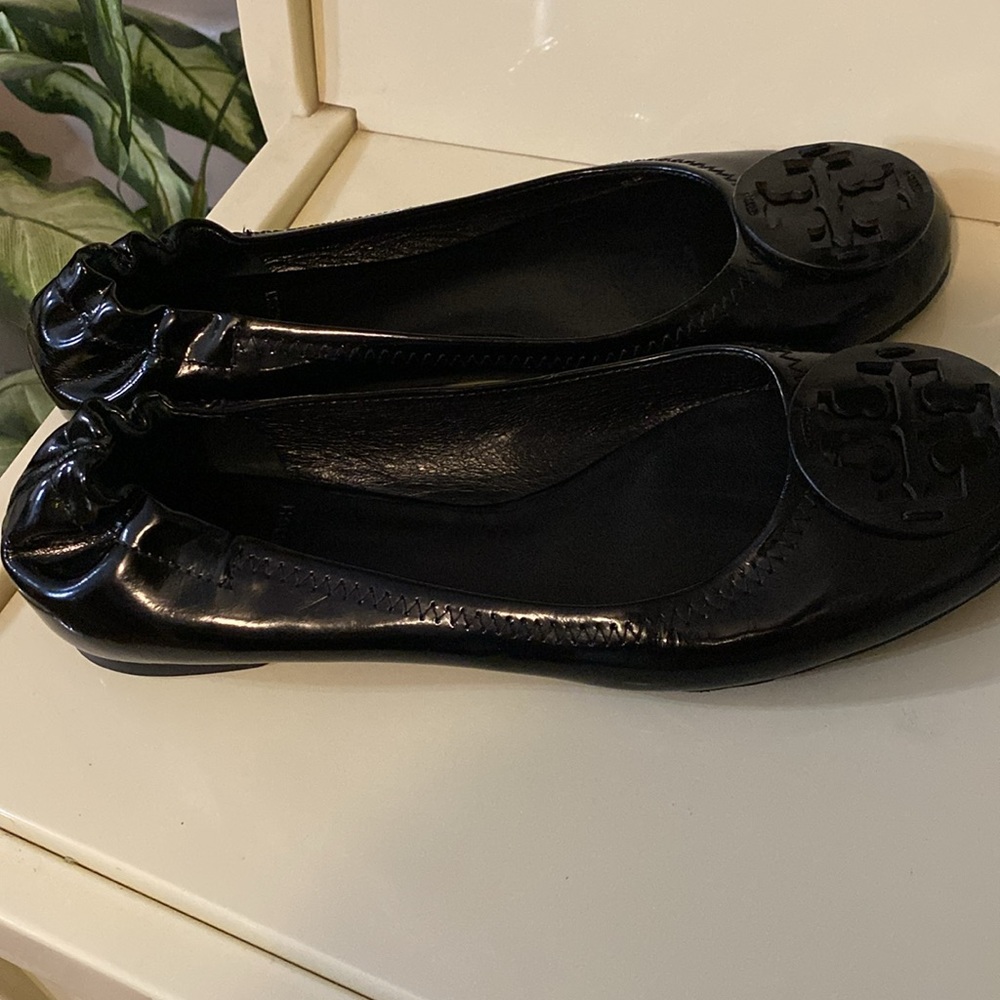 Tory Burch black patent leather ballet flats size 6 - Picture 5 of 8